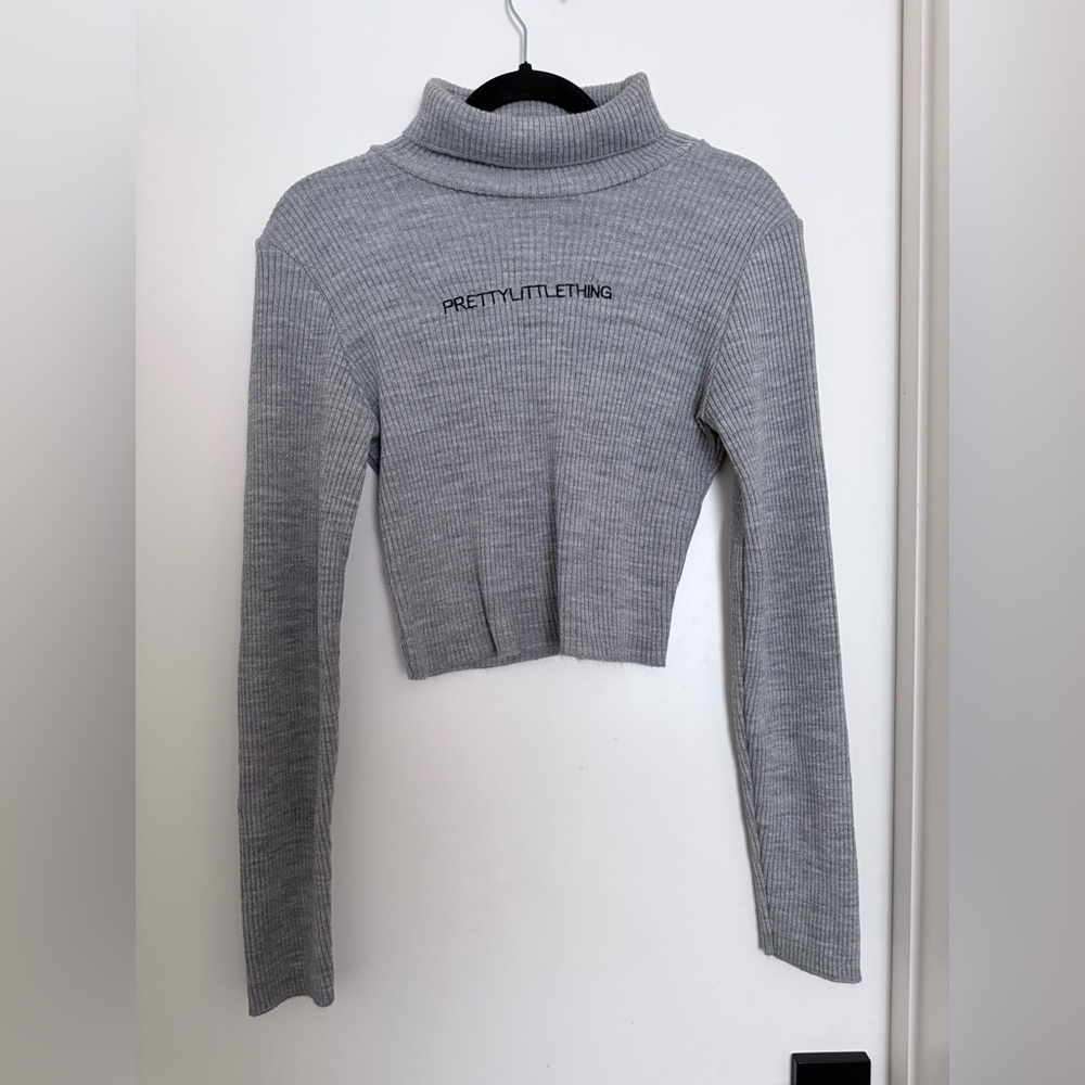 PrettyLittleThing Light Gray crop Ribbed Turtleneck
